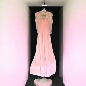 Vicky Vaughn 1970’s Elegant Pink Lace Maxi Dress EUC SZ. 9-10 Juniors